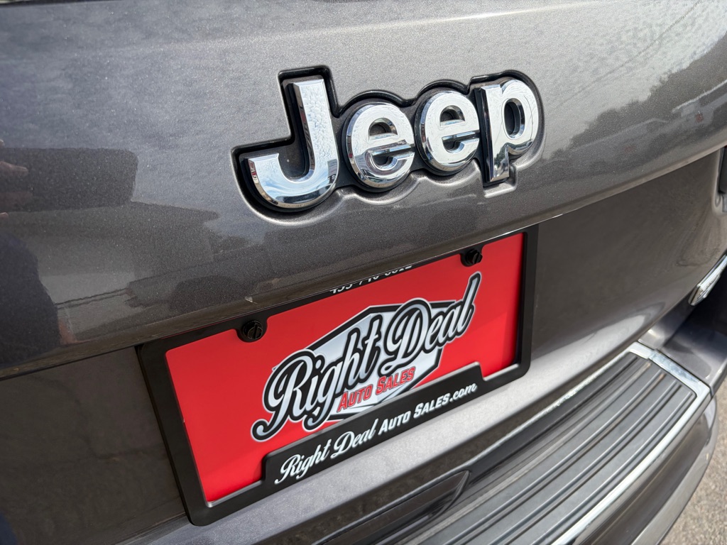 Photo 10 of this JEEP GRAND CHEROKEE