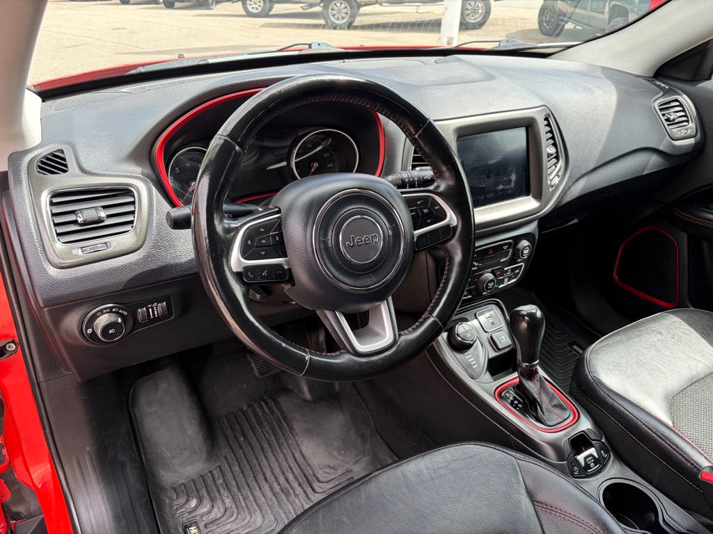 Photo 20 of this JEEP COMPASS