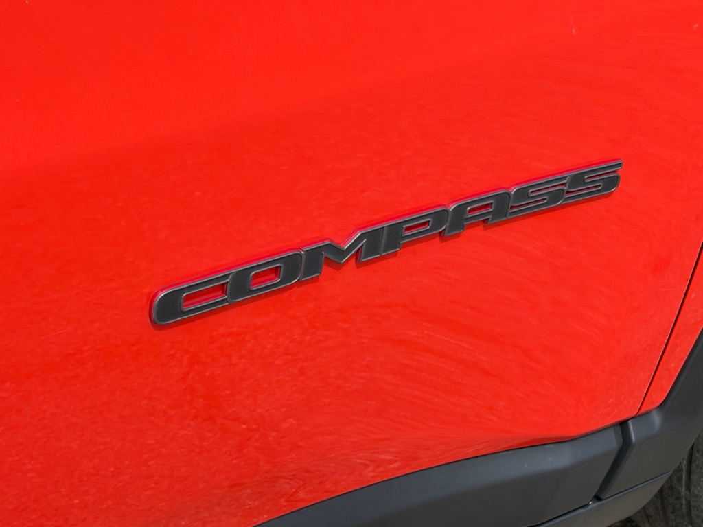 Photo 10 of this JEEP COMPASS