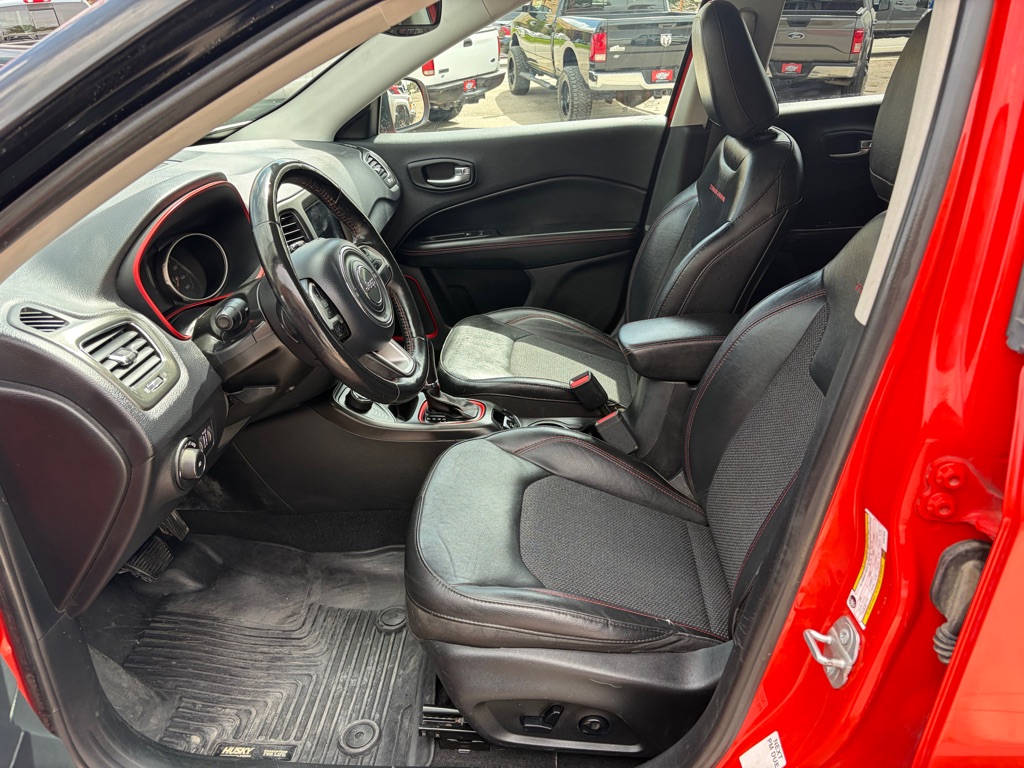 Photo 17 of this JEEP COMPASS