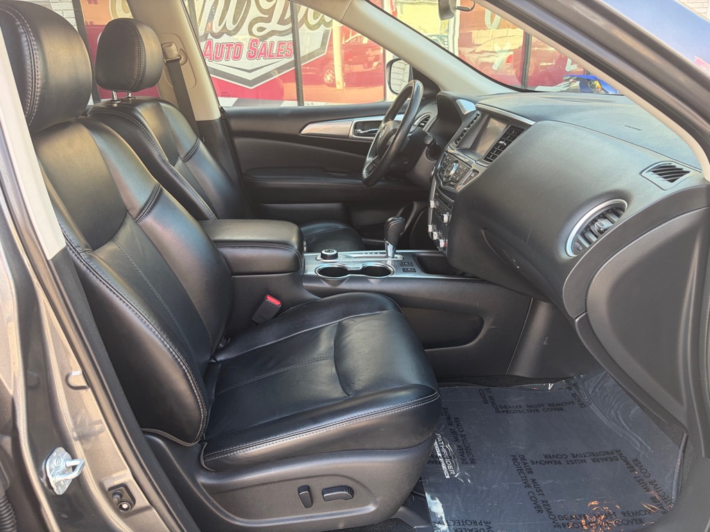 Photo 27 of this NISSAN PATHFINDER