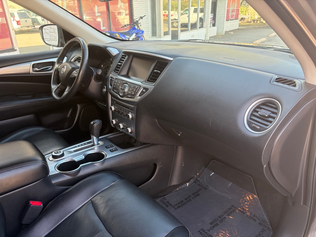 Photo 28 of this NISSAN PATHFINDER