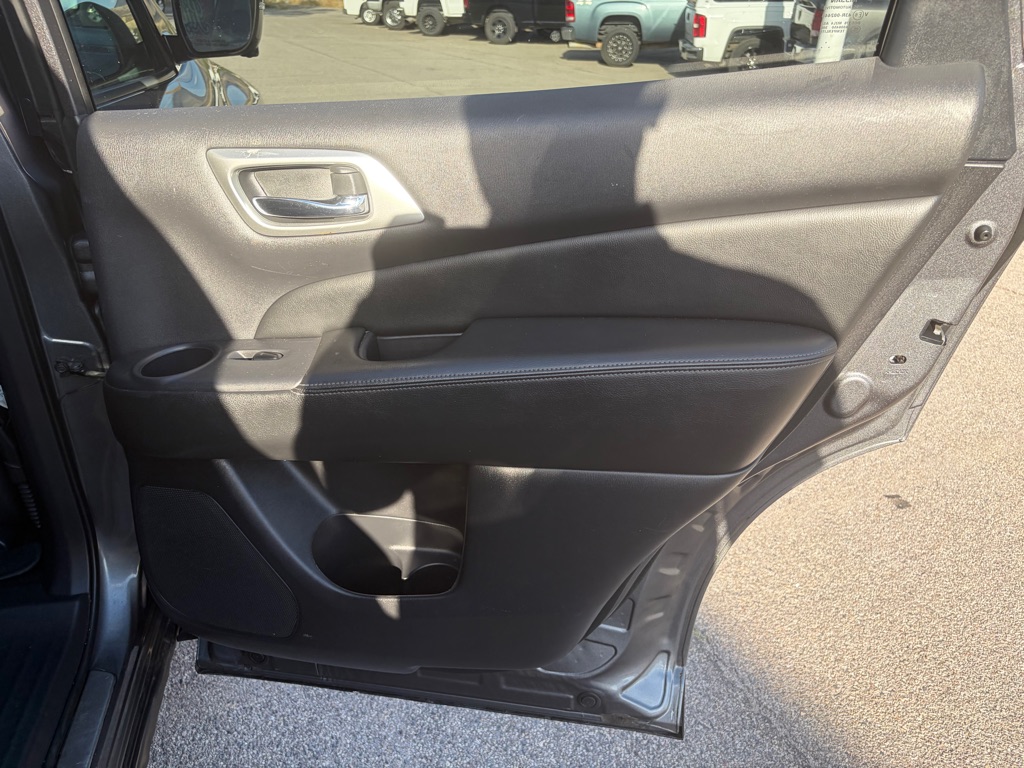 Photo 29 of this NISSAN PATHFINDER