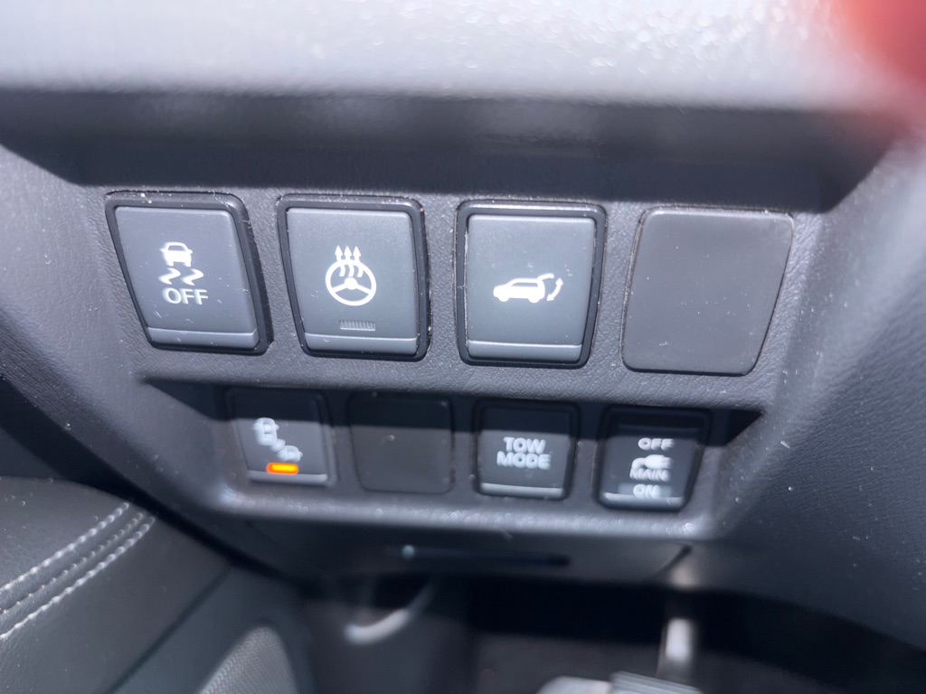 Photo 36 of this NISSAN PATHFINDER