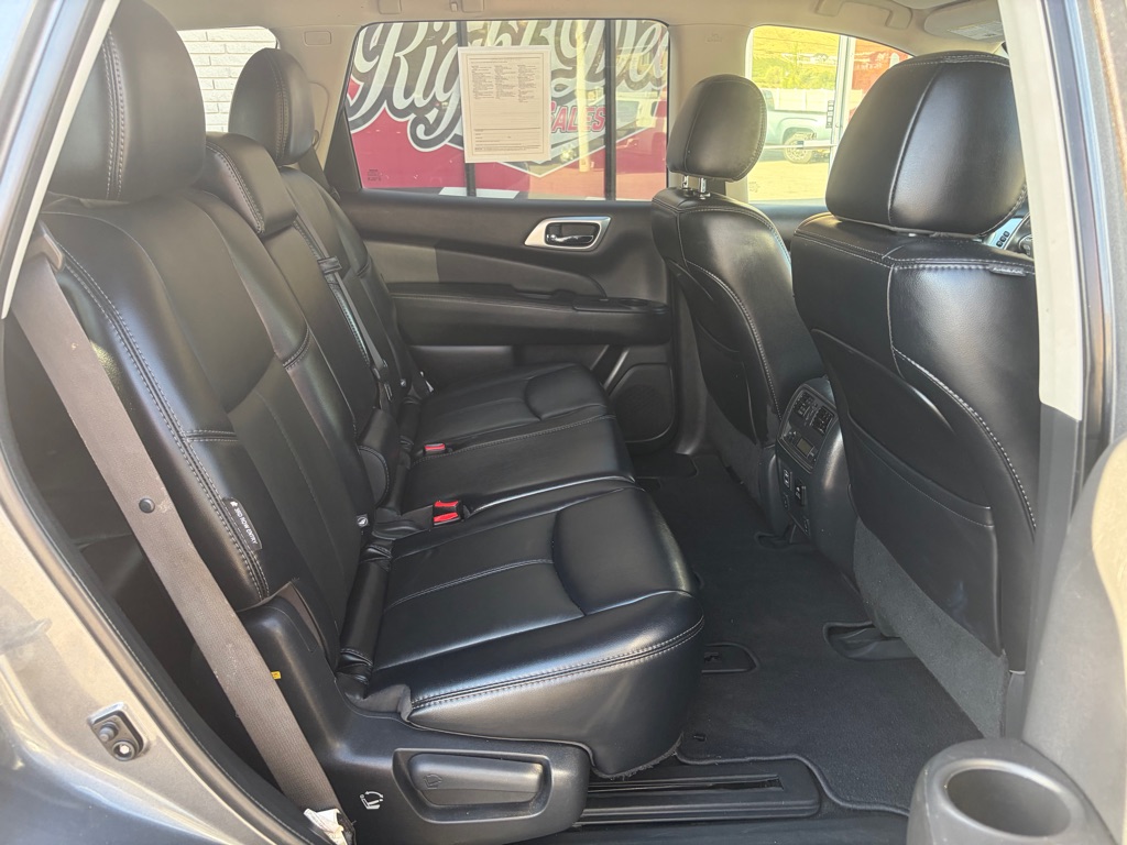 Photo 30 of this NISSAN PATHFINDER