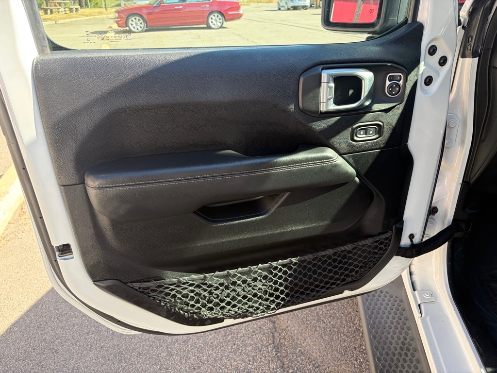 Photo 14 of this JEEP WRANGLER UNLIMI