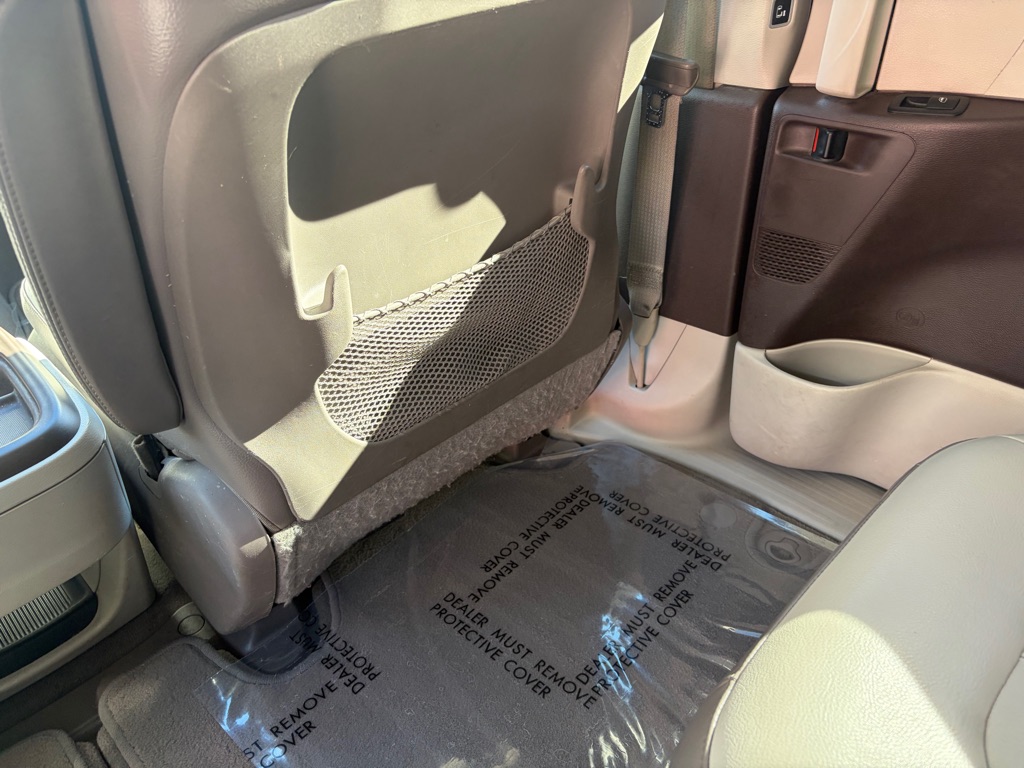 Photo 20 of this CHRYSLER PACIFICA