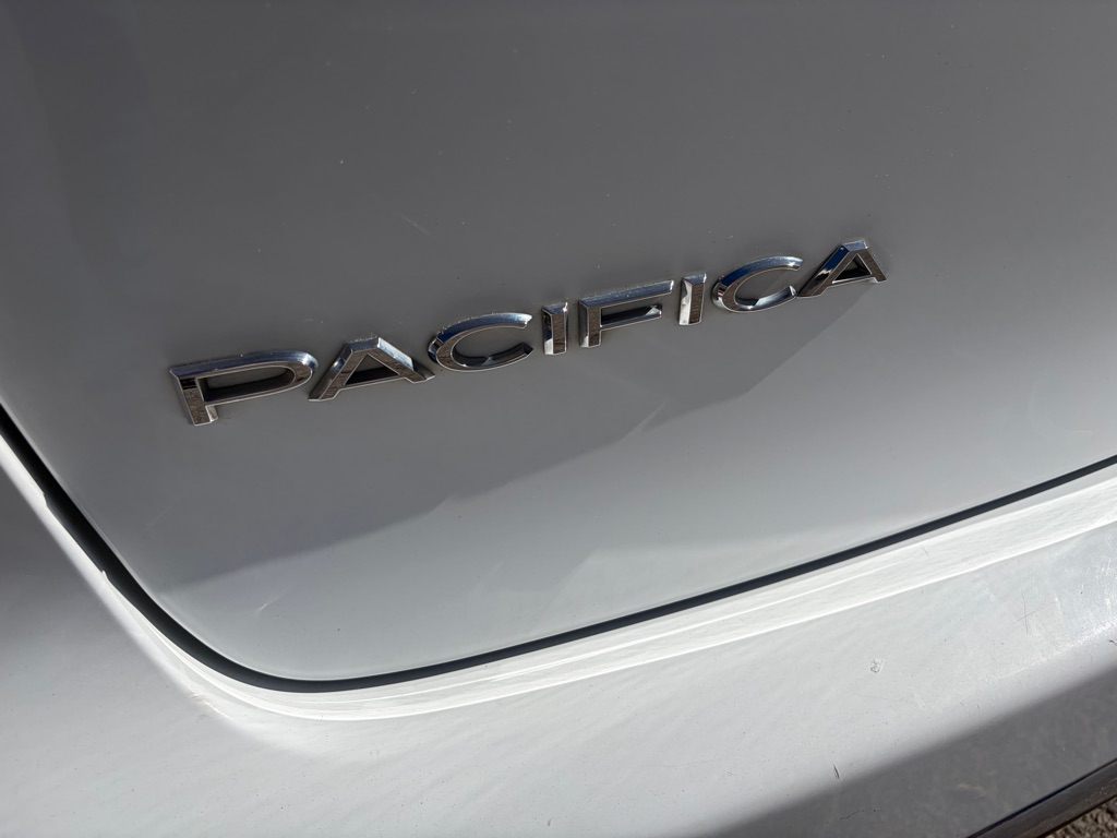 Photo 11 of this CHRYSLER PACIFICA