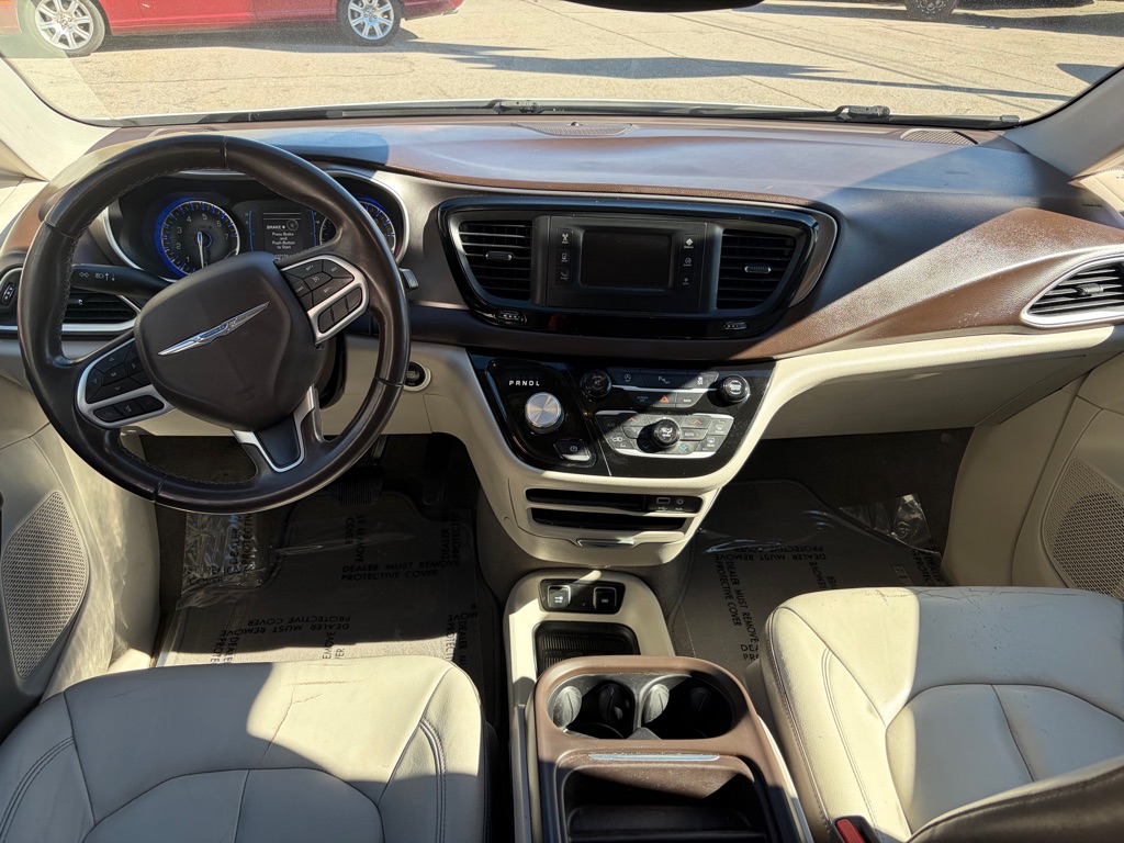 Photo 19 of this CHRYSLER PACIFICA