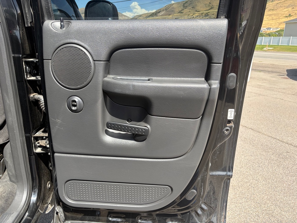 Photo 23 of this DODGE RAM 2500