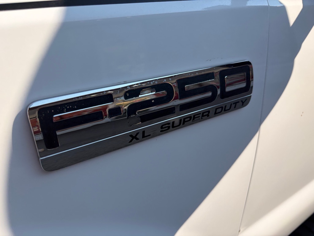 Photo 9 of this FORD F-250 SUPER DUT