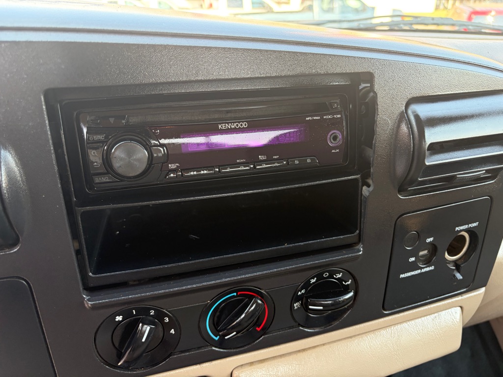 Photo 20 of this FORD F-250 SUPER DUT