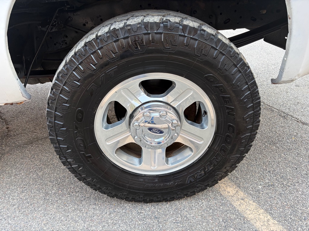 Photo 10 of this FORD F-250 SUPER DUT
