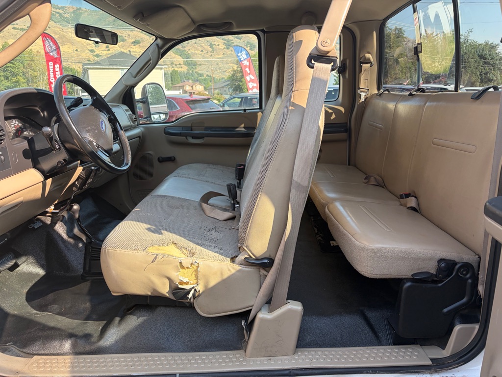 Photo 15 of this FORD F-250 SUPER DUT