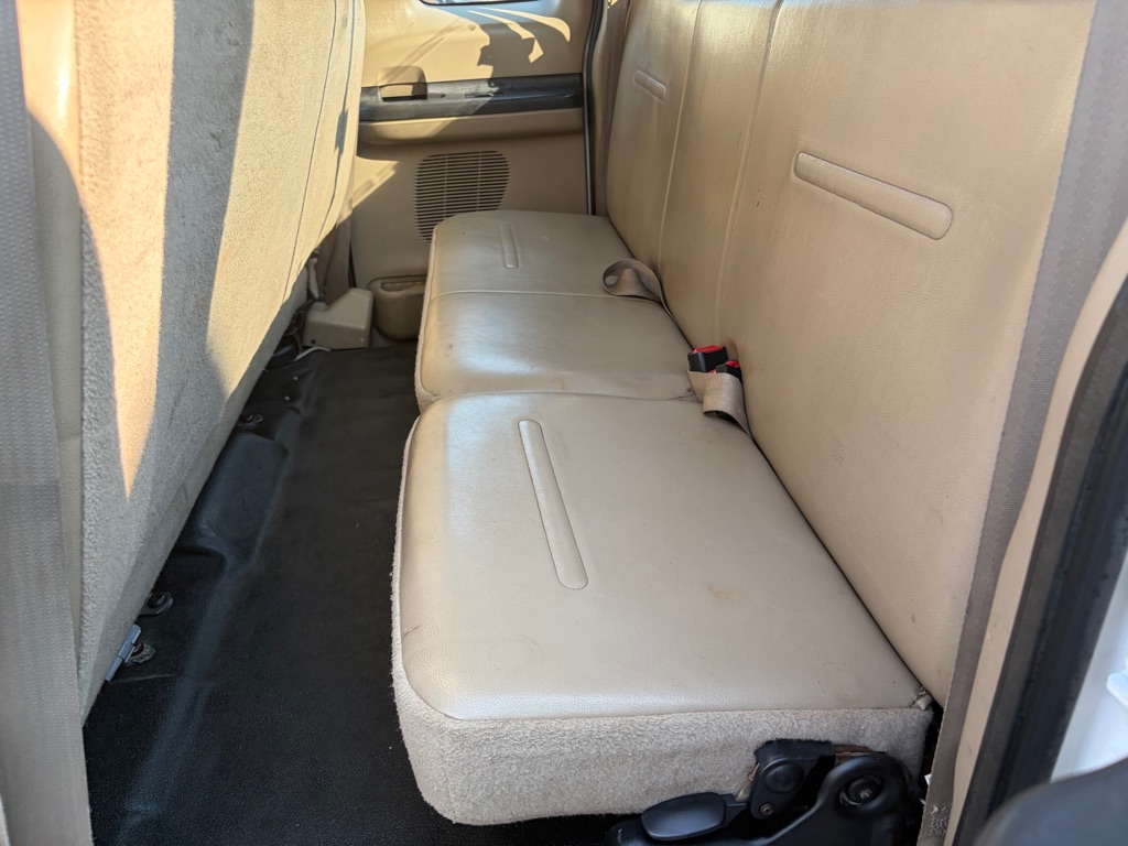 Photo 17 of this FORD F-250 SUPER DUT