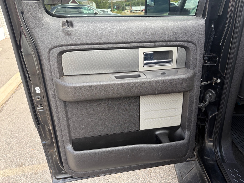 Photo 20 of this FORD F-150