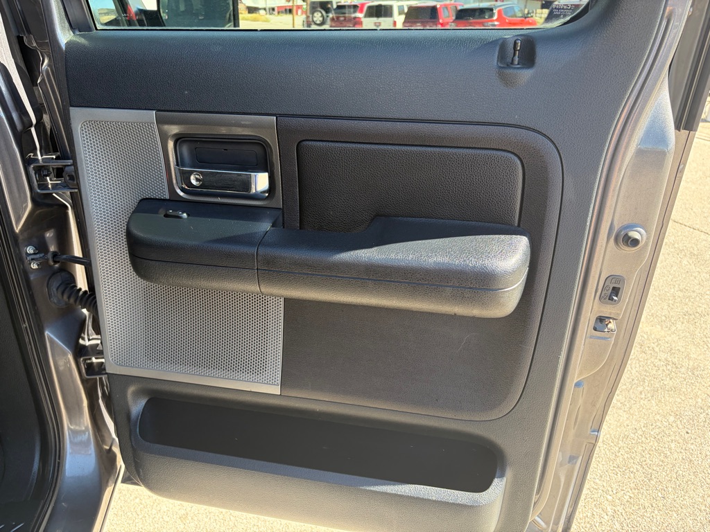 Photo 26 of this FORD F-150