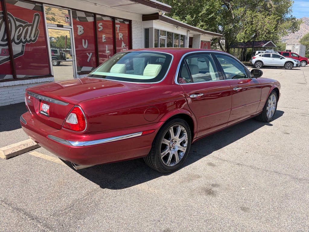 Photo 7 of this JAGUAR XJ-SERIES