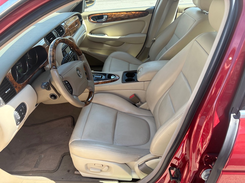 Photo 13 of this JAGUAR XJ-SERIES