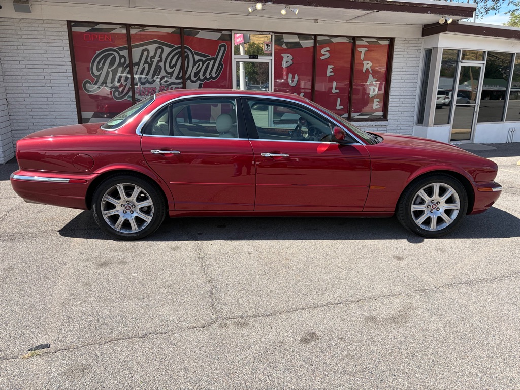 Photo 8 of this JAGUAR XJ-SERIES