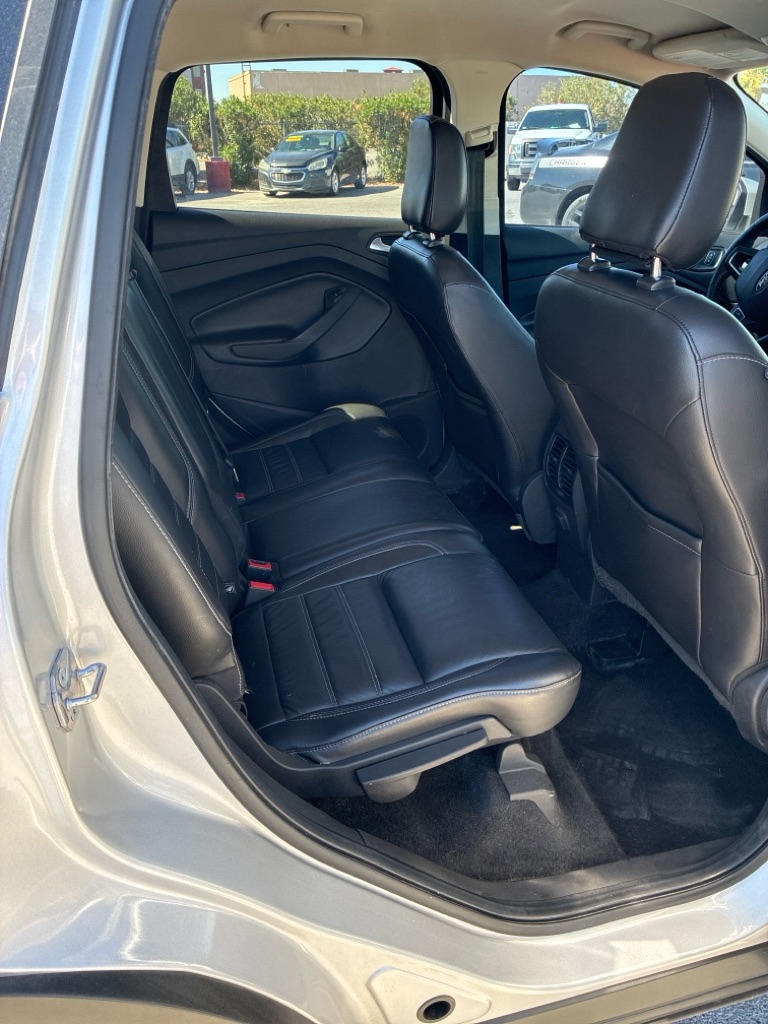 Photo 17 of this FORD ESCAPE