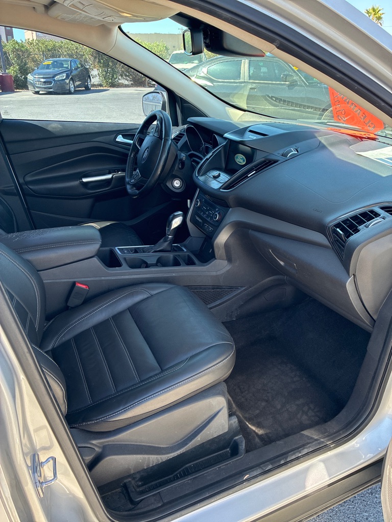 Photo 5 of this FORD ESCAPE