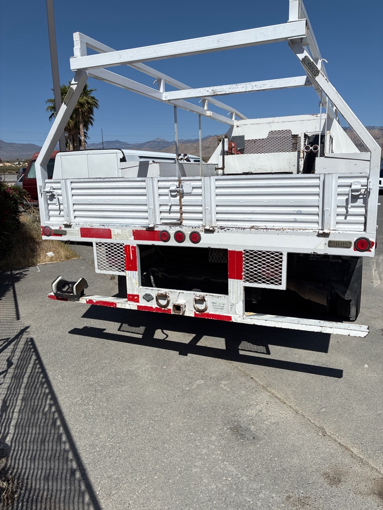 Photo 5 of this FORD F550