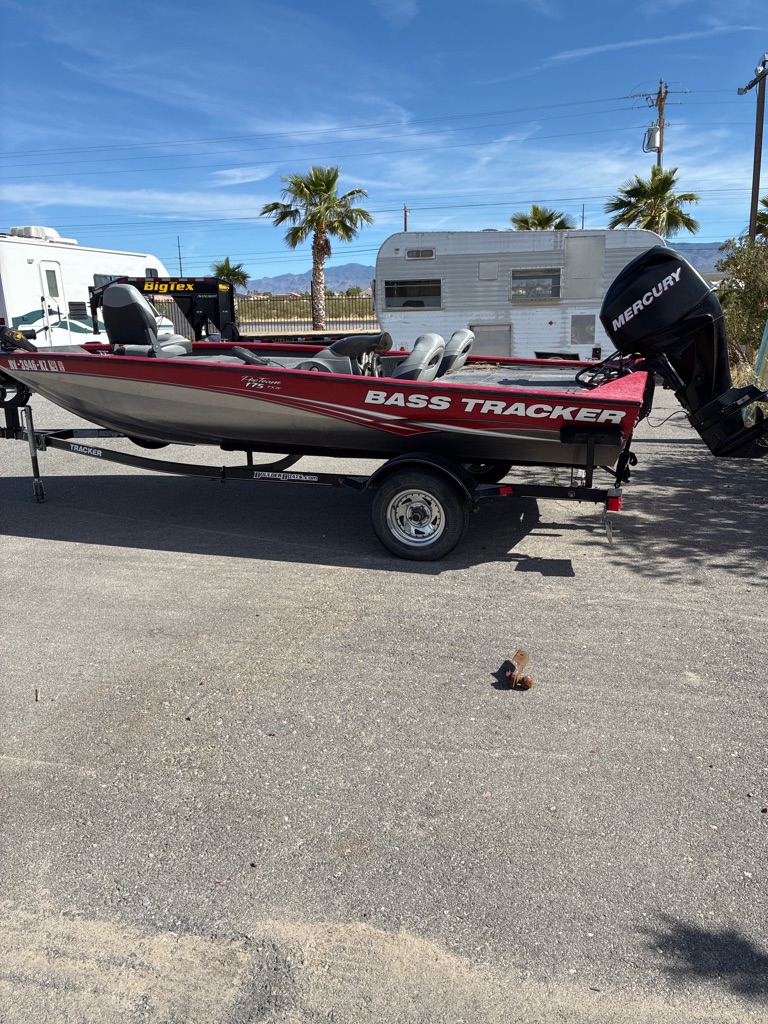 Photo 6 of this TRACKER MARINE BASS TRACKER