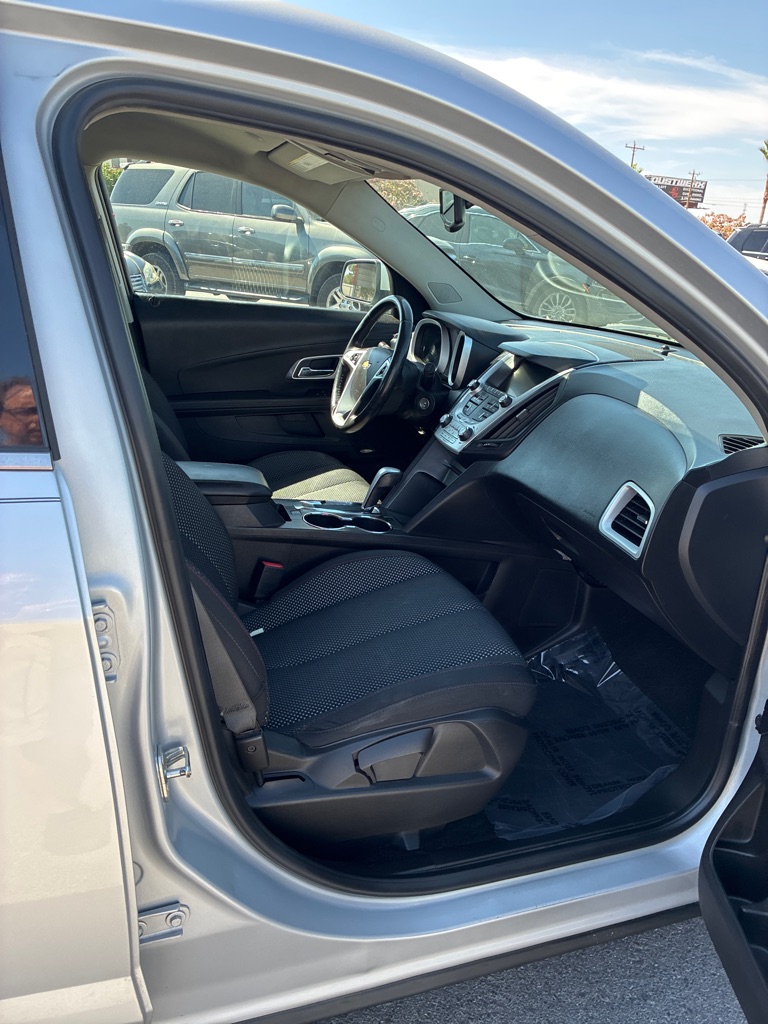 Photo 6 of this CHEVROLET EQUINOX