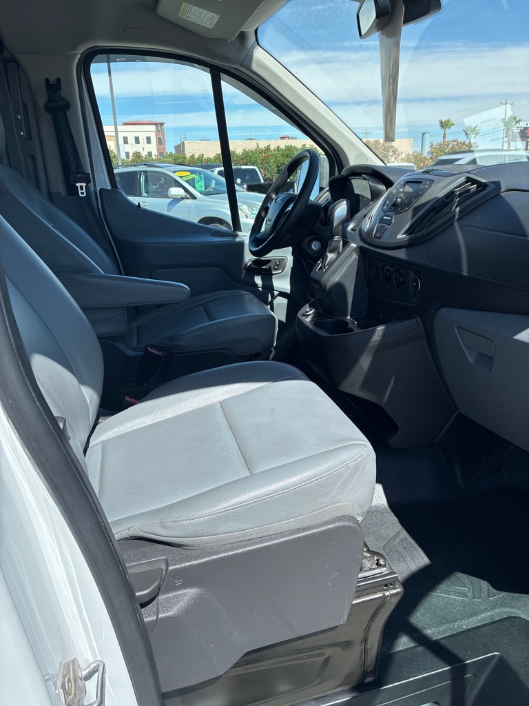 Photo 8 of this FORD TRANSIT
