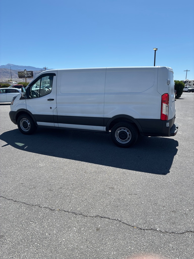 Photo 14 of this FORD TRANSIT