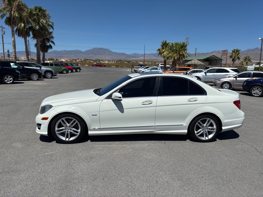 Photo 3 of this MERCEDES-BENZ C-CLASS