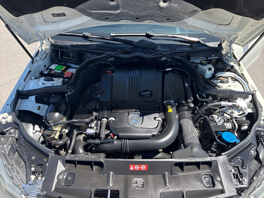Photo 12 of this MERCEDES-BENZ C-CLASS