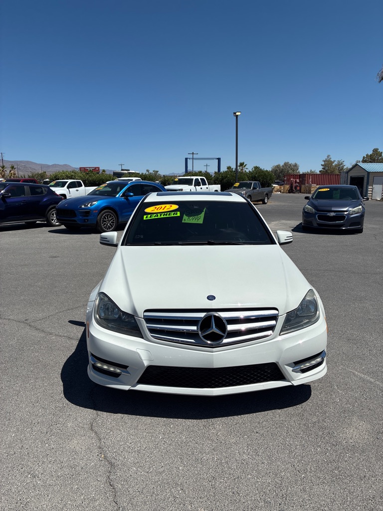 Photo 2 of this MERCEDES-BENZ C-CLASS