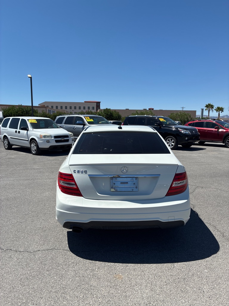 Photo 4 of this MERCEDES-BENZ C-CLASS
