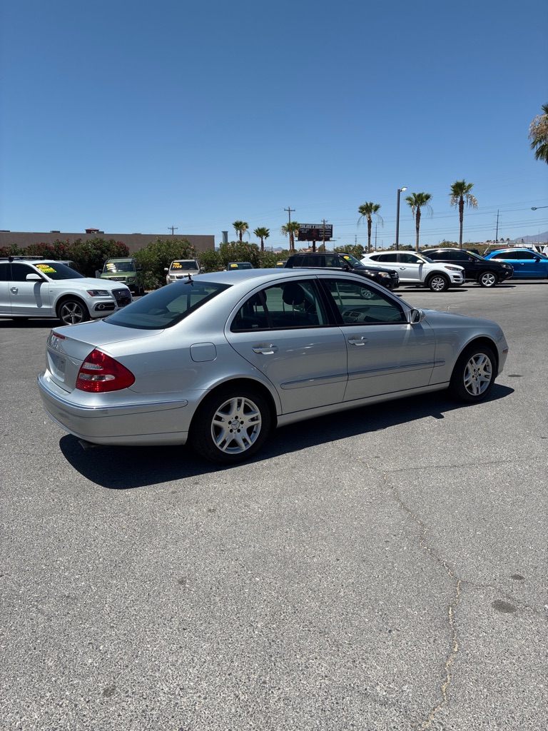 Photo 12 of this MERCEDES-BENZ E-CLASS