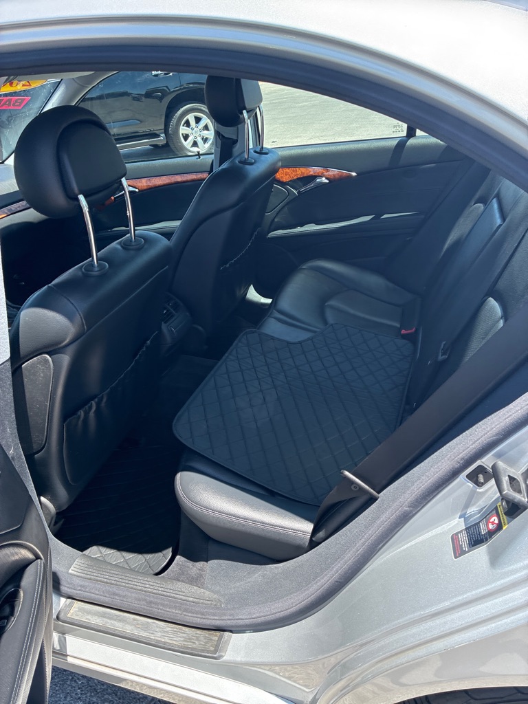 Photo 8 of this MERCEDES-BENZ E-CLASS