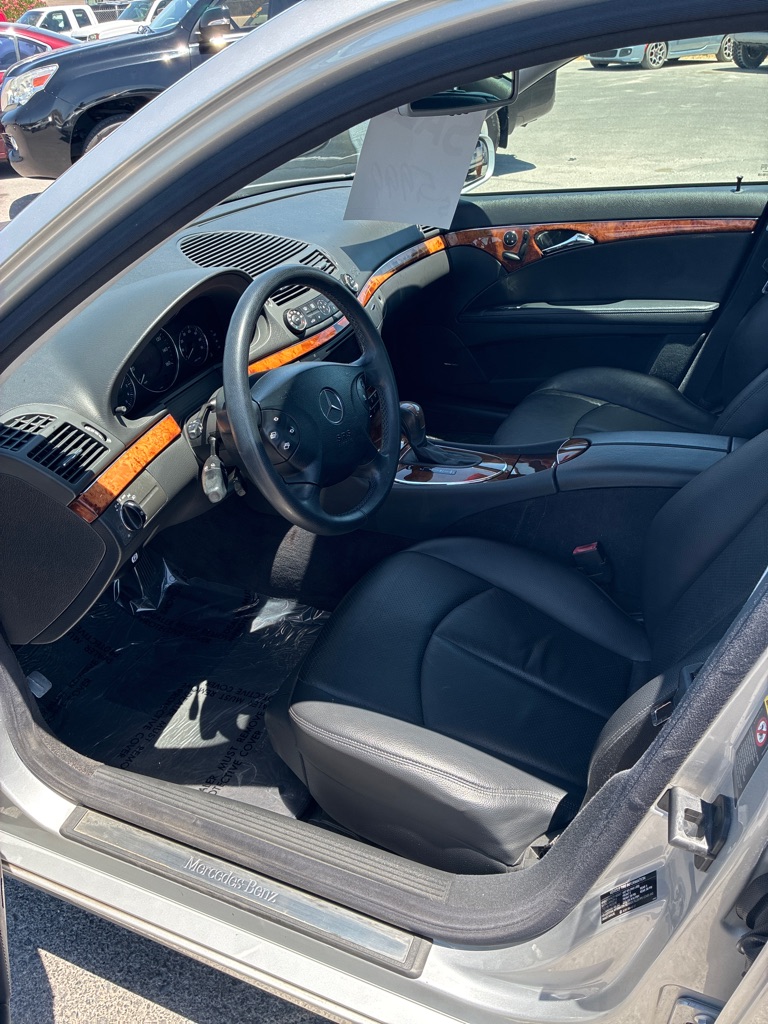 Photo 9 of this MERCEDES-BENZ E-CLASS