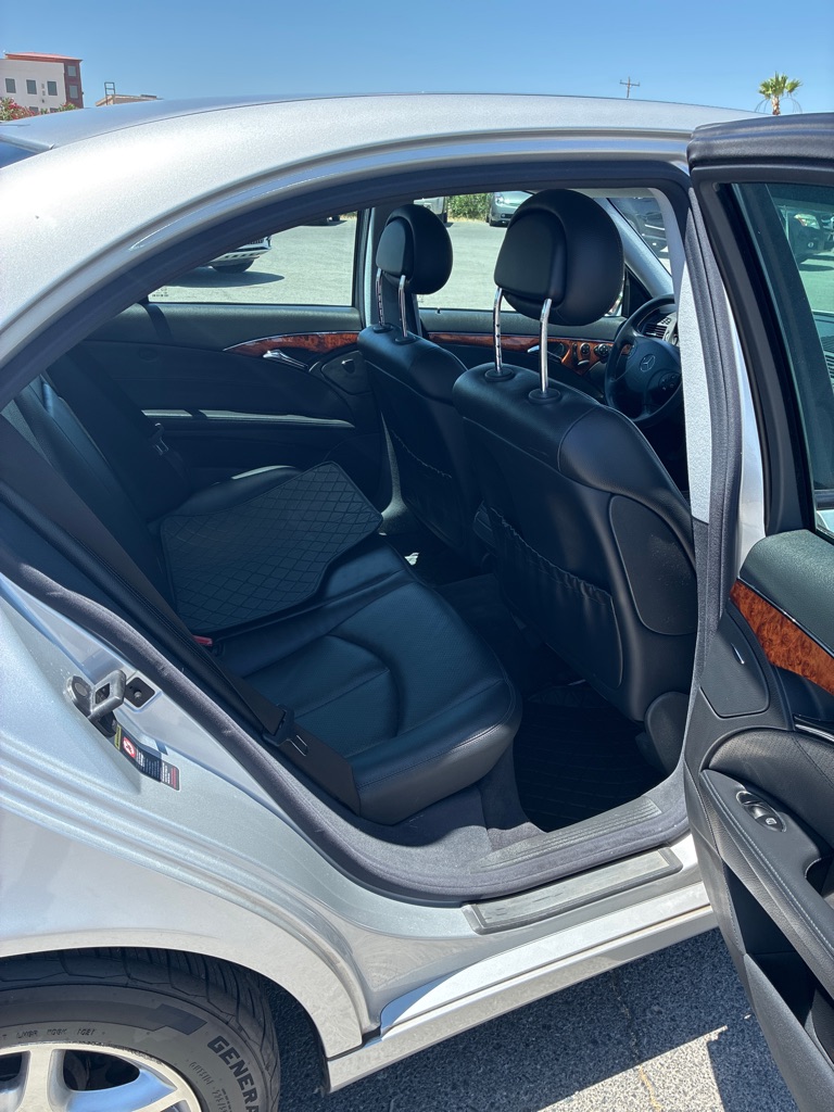 Photo 5 of this MERCEDES-BENZ E-CLASS