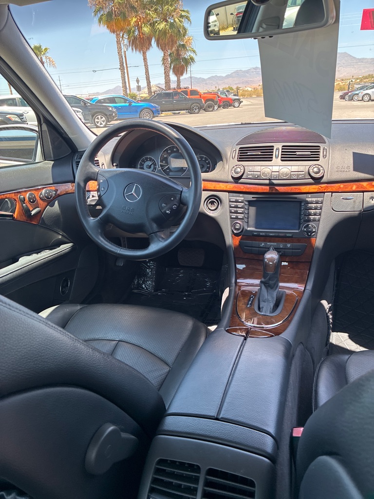 Photo 6 of this MERCEDES-BENZ E-CLASS