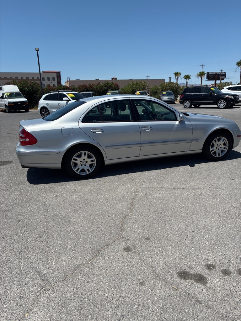 Photo 13 of this MERCEDES-BENZ E-CLASS