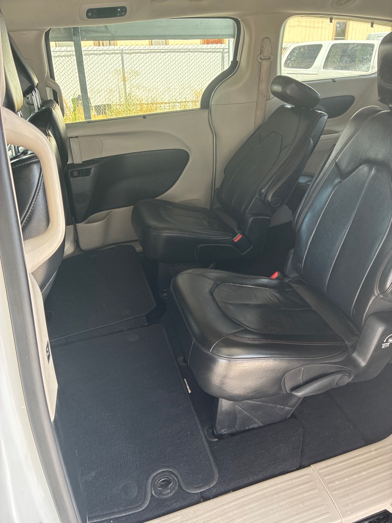 Photo 26 of this CHRYSLER PACIFICA