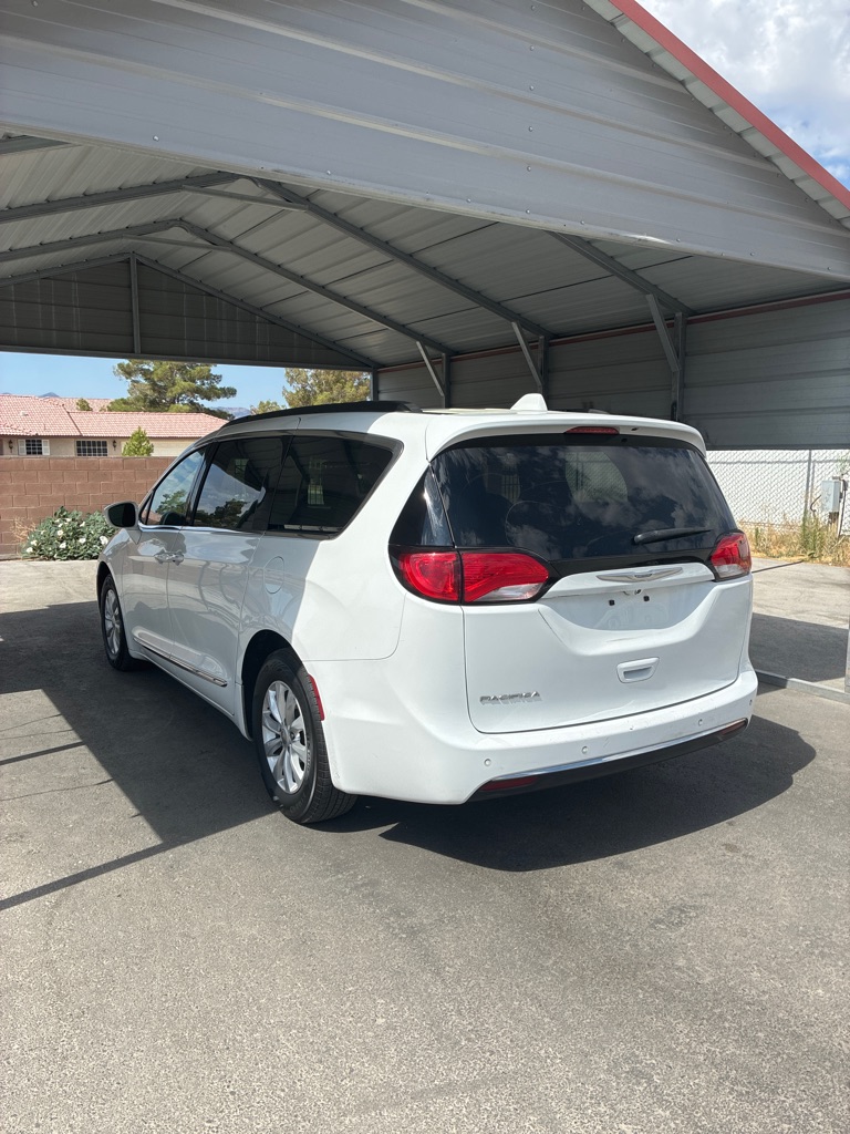 Photo 25 of this CHRYSLER PACIFICA