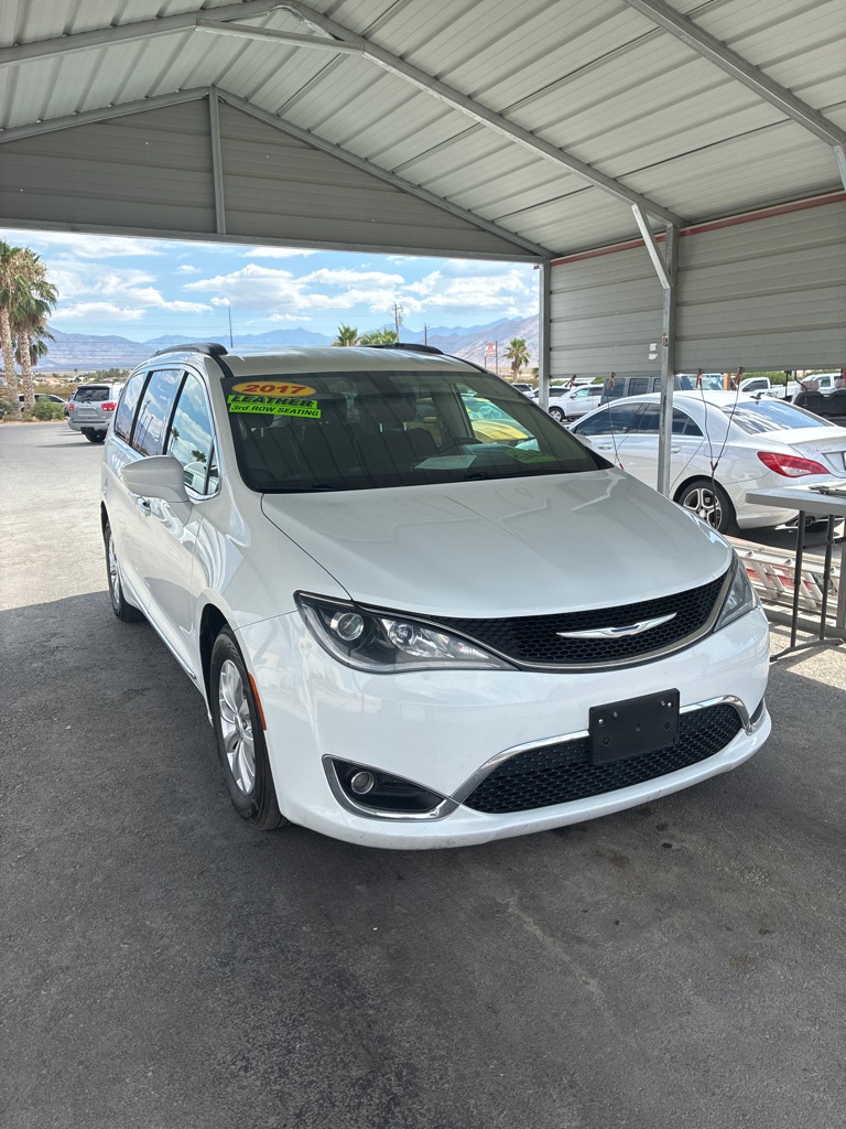 Photo 18 of this CHRYSLER PACIFICA