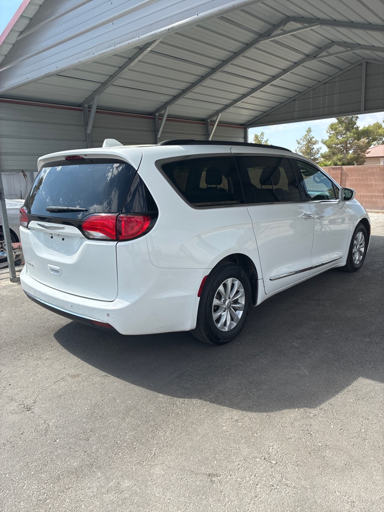 Photo 24 of this CHRYSLER PACIFICA