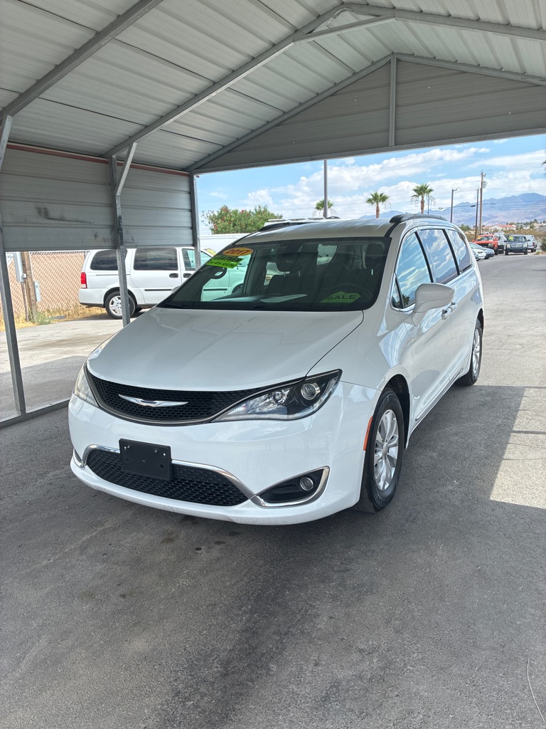 Photo 17 of this CHRYSLER PACIFICA