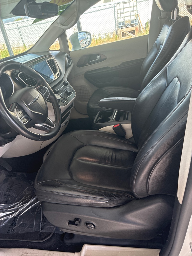 Photo 30 of this CHRYSLER PACIFICA