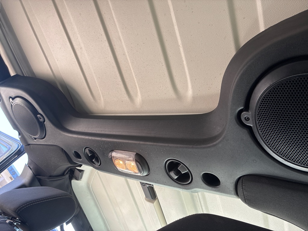Photo 8 of this JEEP WRANGLER UNLIMI