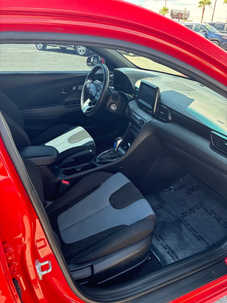 Photo 12 of this HYUNDAI VELOSTER