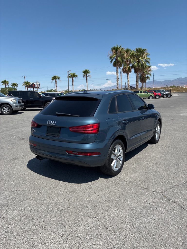 Photo 7 of this AUDI Q3